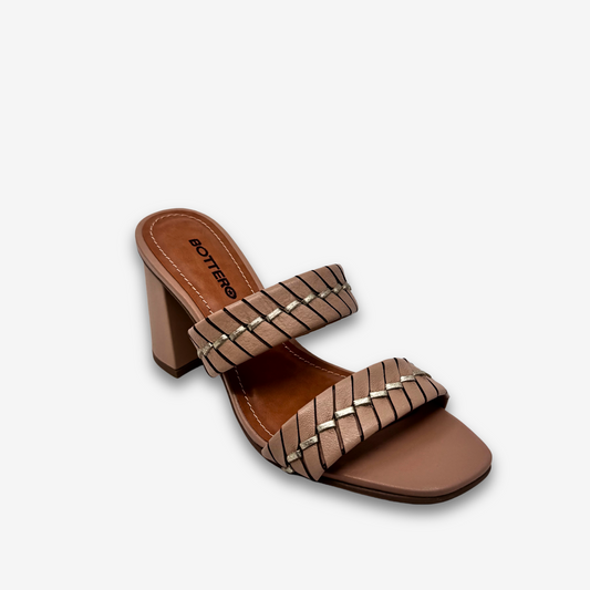 بوتارو - شبشب نسائي بكعب عالٍ من الجلد