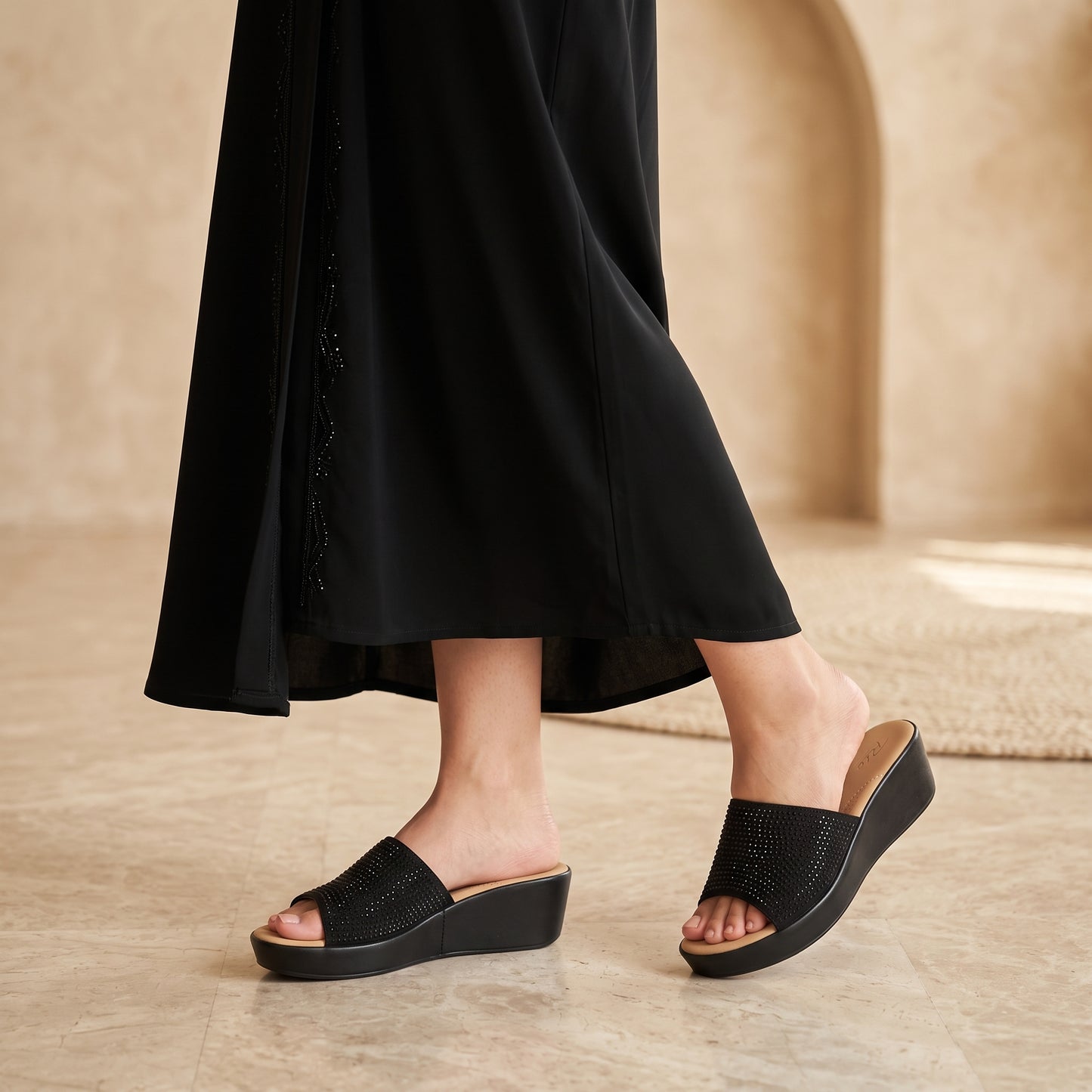 RIO WOMEN LOW HEEL SLIPPERS