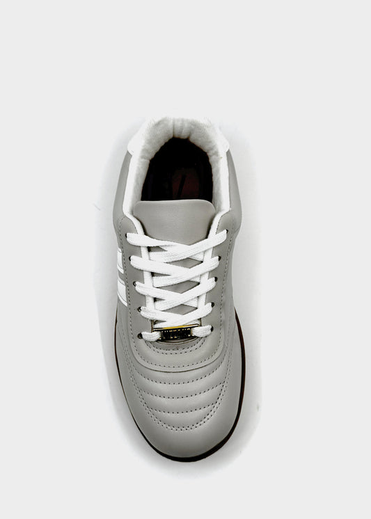 حذاء رياضي نسائي من فيزانو