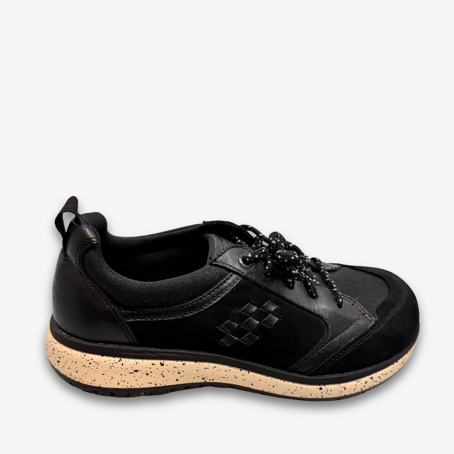 أحذية رياضية نسائية من SAS