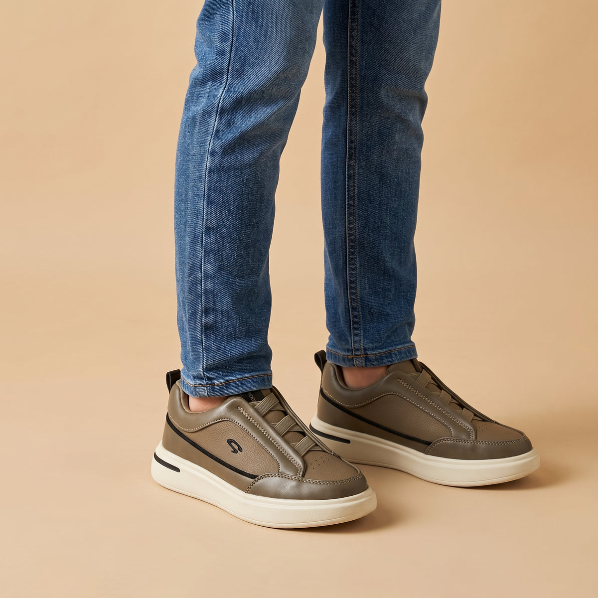 COMFORTO BOY SNEAKERS