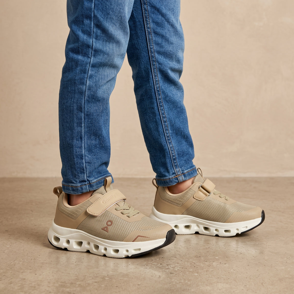 COMFORTO BOY SNEAKERS