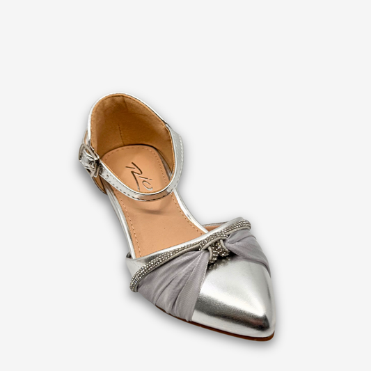 أحذية بكعب منخفض من ريو جيرل