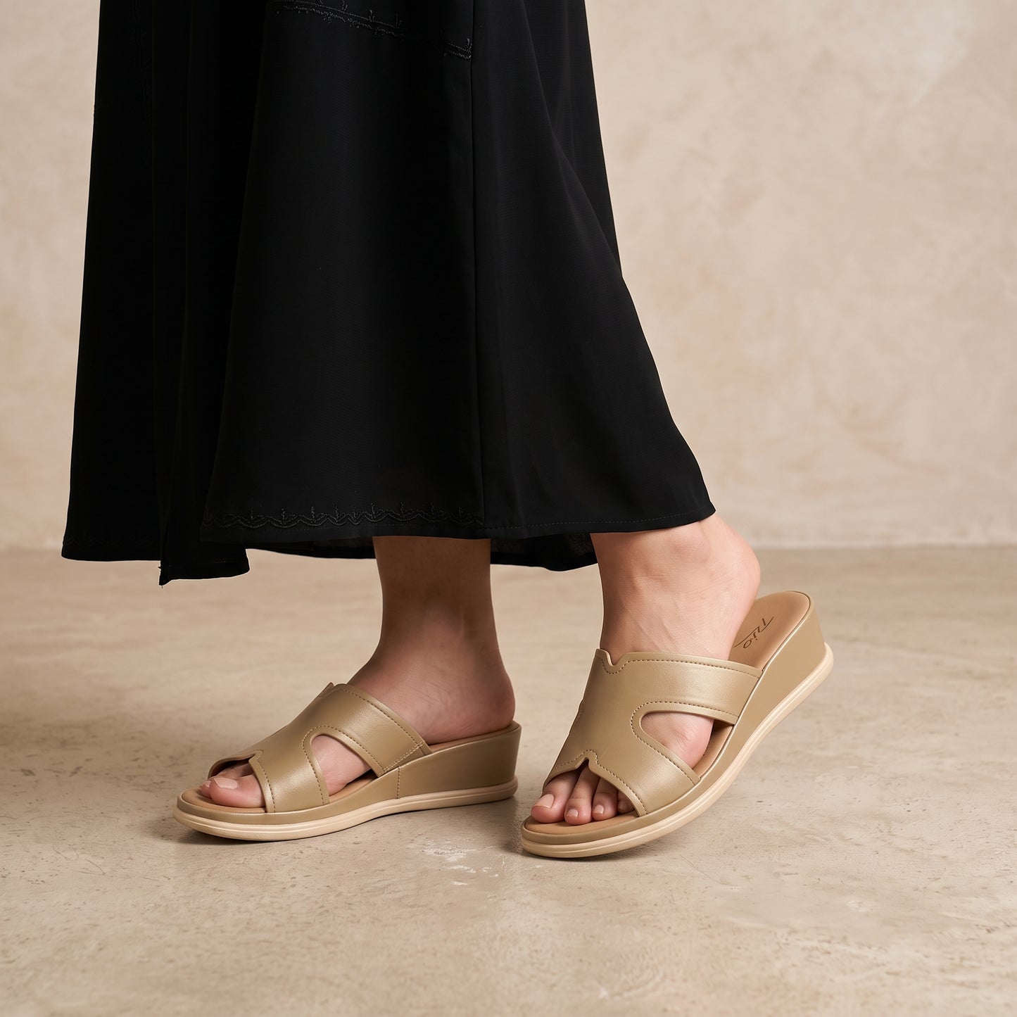 RIO WOMEN SLIPPERS