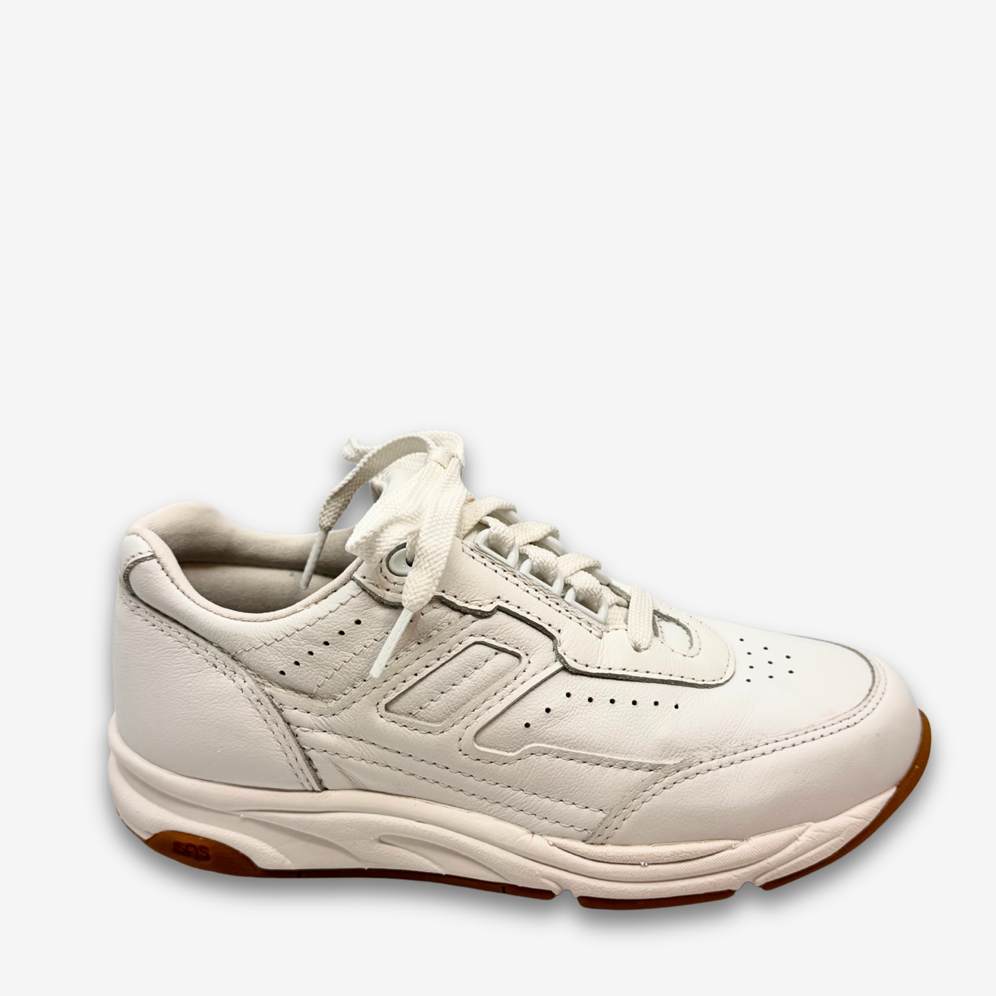 حذاء رياضي جلدي نسائي من SAS