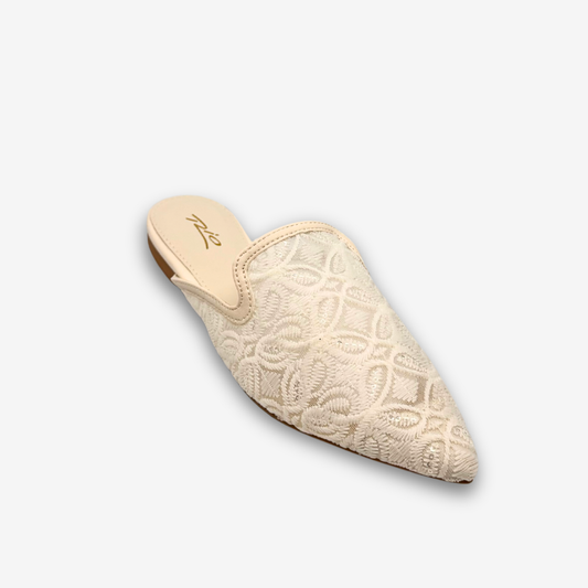 حذاء نسائي مطرز من ريو