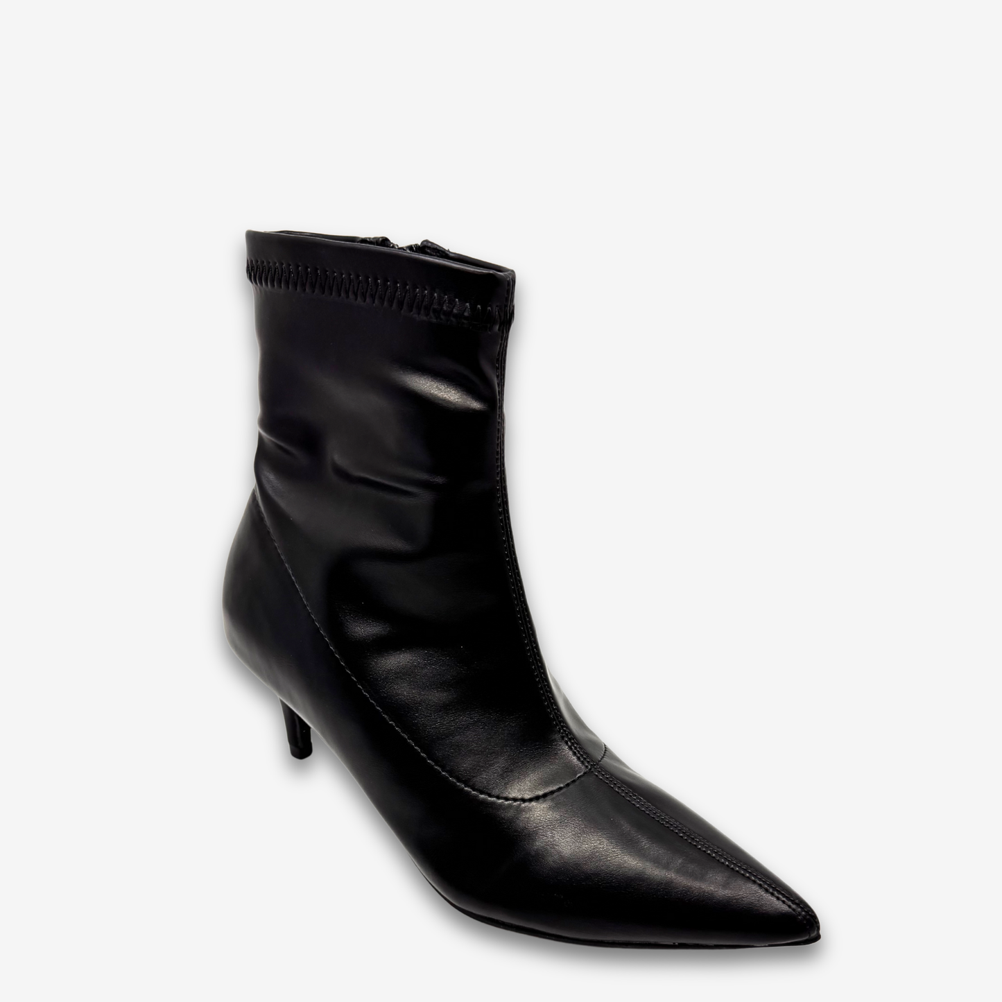 ريو بوت نسائي بكعب منخفض