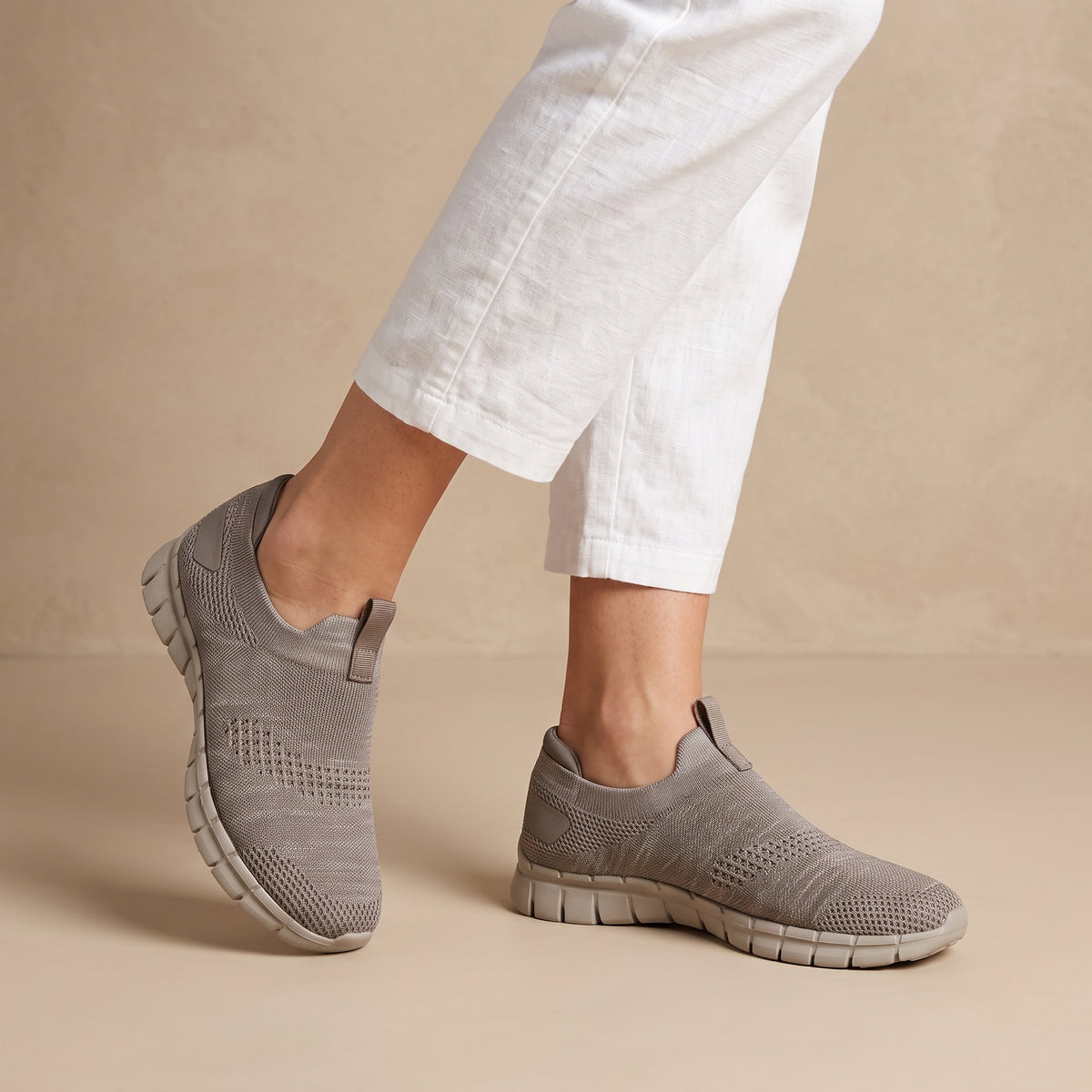 COMFORTO WOMEN SNEAKERS